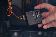 Установка GPS-трекера  Ruptela FM Eco4 Lite на легковой автомобиль Land Rover Freelander 2